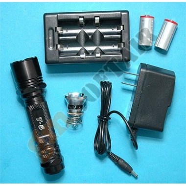 Torcia T6 + Kit caricabatteria + Batterie Ricaricabili (GP242A G&P)
